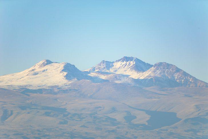 Ağrı Dağı'nın zirvesi yeniden karla kaplandı G4