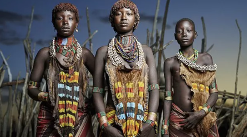 Thonga kabilesinin erkekliğe kabul için gerçekleştirdiği ayinler tüyler ürpertiyor