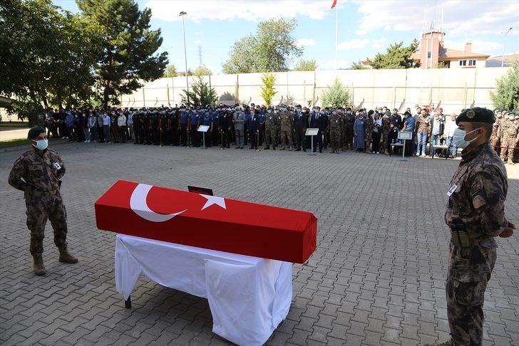 Bingöl'de evinde bıçakla yaralanan polis hayatını kaybetti G1