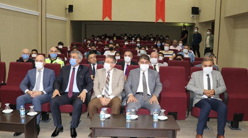 Batman Emniyet Müdürlüğünden sporculara malzeme desteği