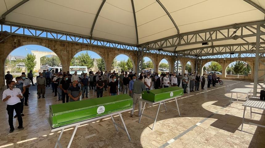 GÜNCELLEME - Adıyaman'da okul servisinin çarpması sonucu ölen çocuk toprağa verildi