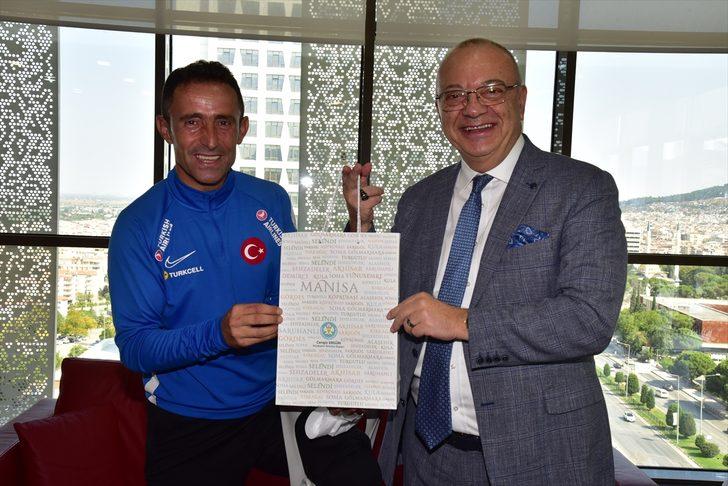Ampute Futbol Milli Takımı'ndan Manisa Büyükşehir Belediyesine ziyaret G3