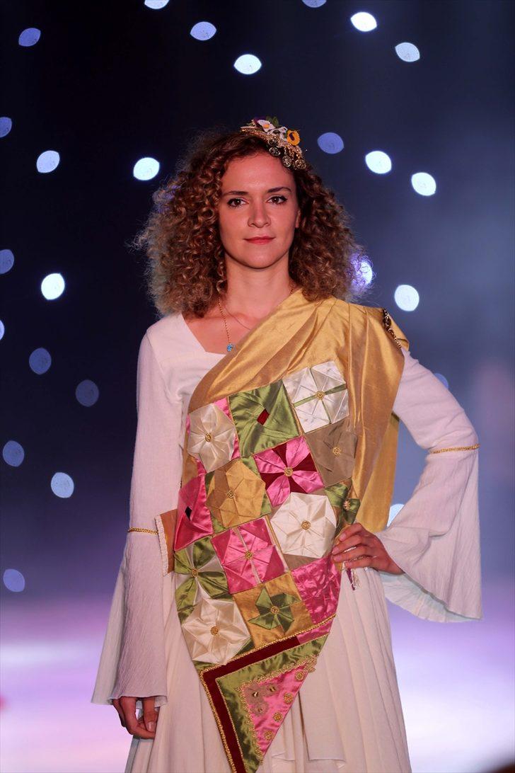 Edirne'de Balkan ve Rumeli kıyafetlerinden oluşan defile ilgi gördü G1