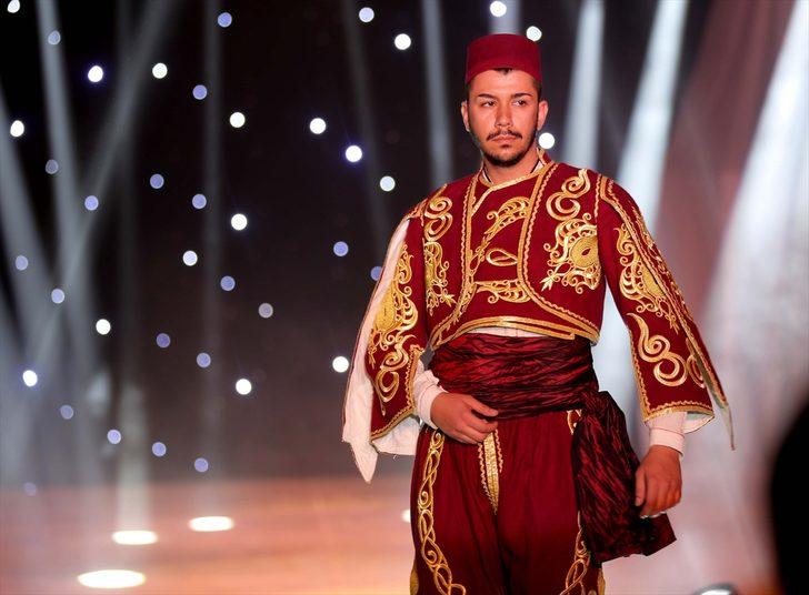 Edirne'de Balkan ve Rumeli kıyafetlerinden oluşan defile ilgi gördü G4