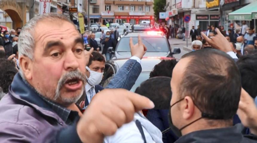 Akşener'in destekçilerine bozkurt işareti tepkisi: Yıllarca MHP'nin ekmeğini yediniz