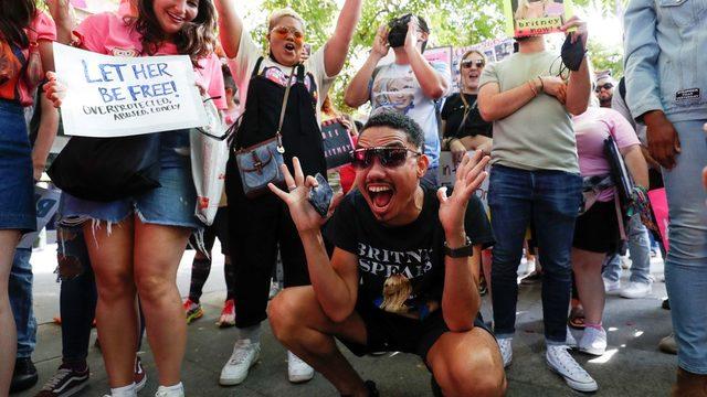 Britney Spears: Los Angeles mahkemesi şarkıcının babasının vasilik yetkisini askıya aldı 1