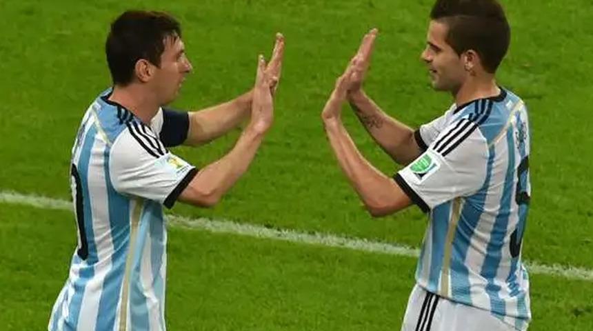 Eşini, en yakın arkadaşıyla yatakta yakalamış!