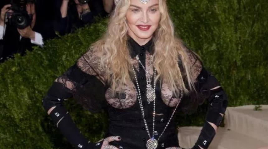 Madonna, 2 yabancıdan borç para istedi 
