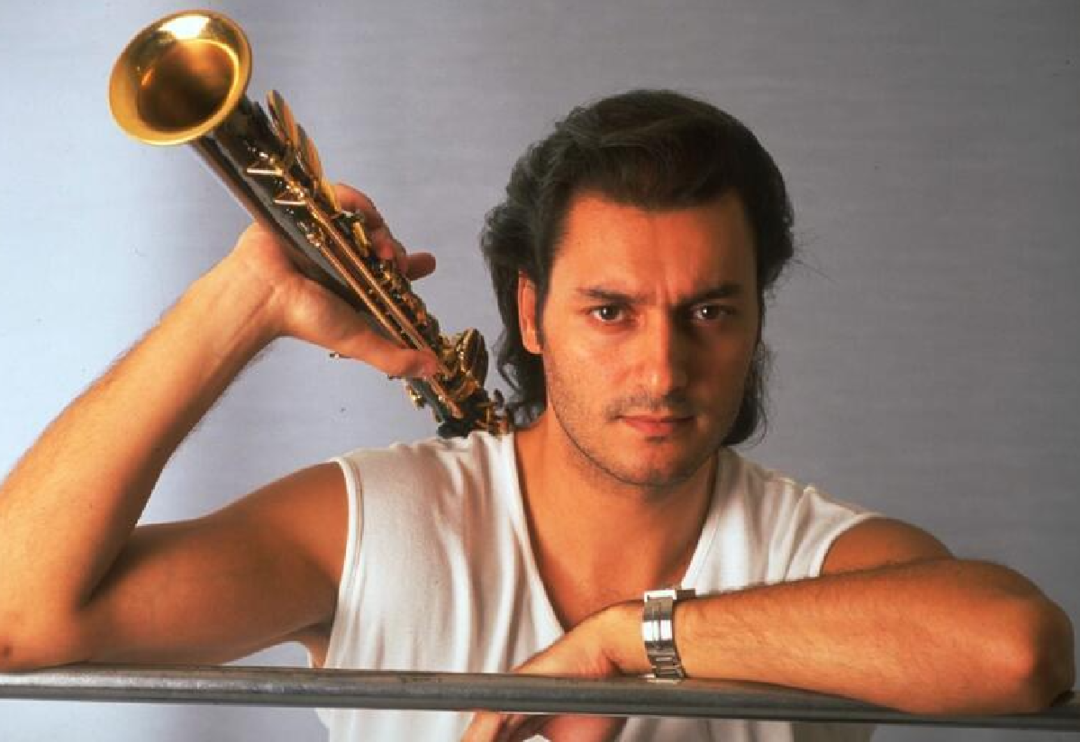 90&rsquo;ların unutulmaz ismi Tayfun Duygulu, eşiyle birlikte g&ouml;r&uuml;nt&uuml;lendi