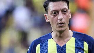 Fenerbahçe'de Mesut Özil kadrodan çıkarıldı!