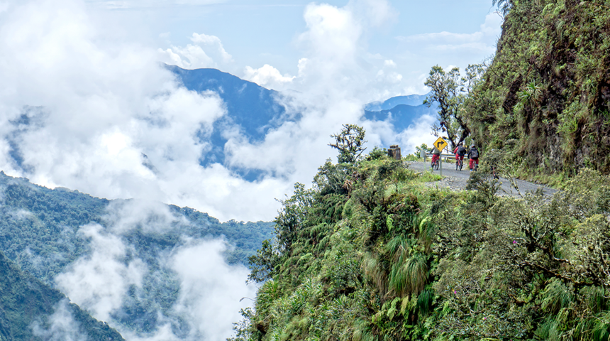 “Dünyanın en tehlikeli yolu” olarak kayıtlara geçti! Bu yoldan geçmek cesaret ister