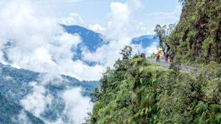 “Dünyanın en tehlikeli yolu” olarak kayıtlara geçti! Bu yoldan geçmek cesaret ister