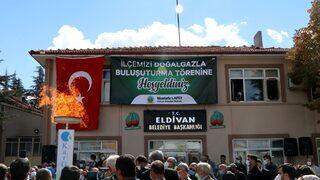 Çankırı'nın Eldivan ilçesinde doğal gaz meşalesi yandı