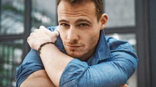 Kerem Bürsin’in annesiyle verdiği poz sosyal medyada gündem oldu