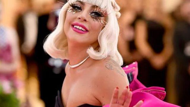 Adam Driver ve Lady Gaga’nın başrollerini paylaştığı House Of Gucci filminden ilk afiş geldi