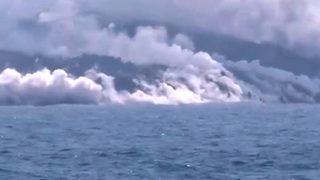 İspanya'da yanardağdan çıkan lavlar 500 metreden geniş bir kayalık oluşturdu