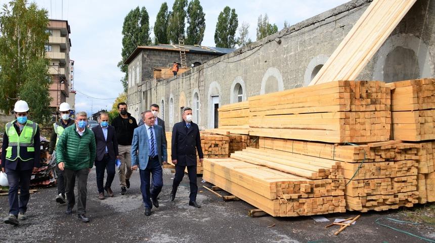 Ardahan Valisi Öner, Millet Bahçesi inşaatında incelemelerde bulundu