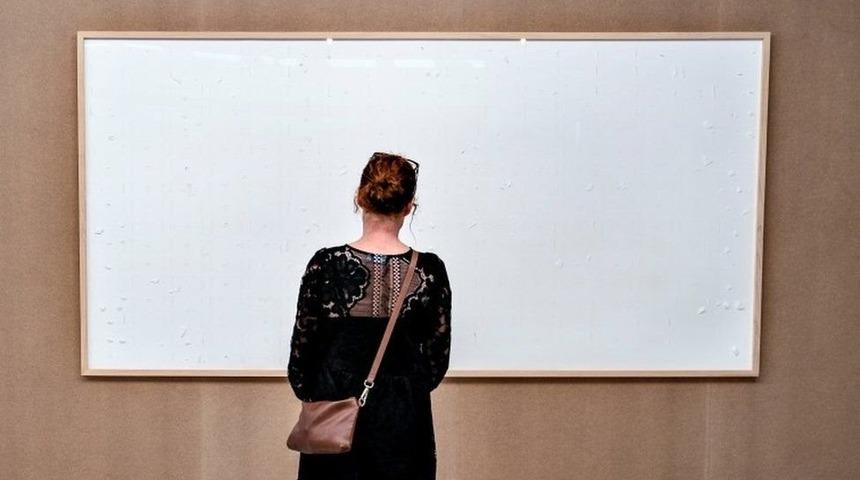 'Parayı Al ve Kaç': Kunsten Müzesi, sergi için iki boş tuval teslim eden ressamdan 83 bin doları geri istedi