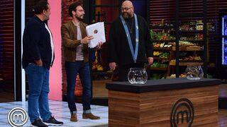 MasterChef'te eleme adayları kimler oldu? 30 Eylül MasterChef dokunulmazlık oyununu kazanan takımı seyirciler belirledi! 