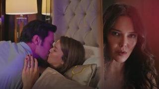 Camdaki Kız 13. bölümde romantik geceye Cana baskını! Nalan ve Sedat'ı yatakta yakaladı!  