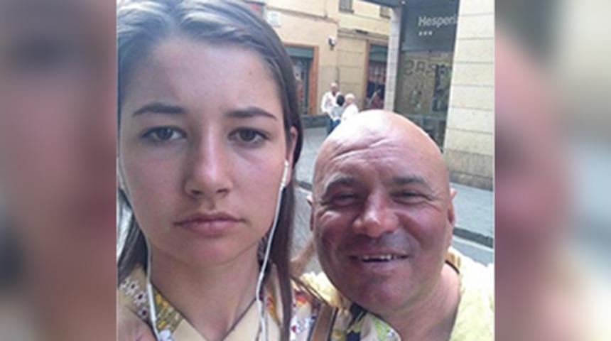 Tacize uğramaktan yorulup tacizcilerle fotoğraf &ccedil;ekilerek onları ifşa eden kadın