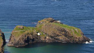 Korku ve hayranlığın aynı anda yaşandığı dünyanın en tehlikeli köprüsü: Carrick-A-Rede Rope