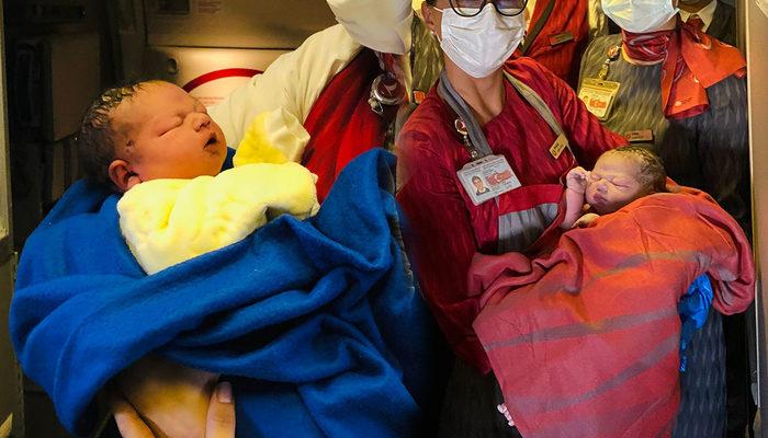 Yolcular arasındaki beyin cerrahı müdahale etti! THY'nin İstanbul-Şikago uçağında doğum