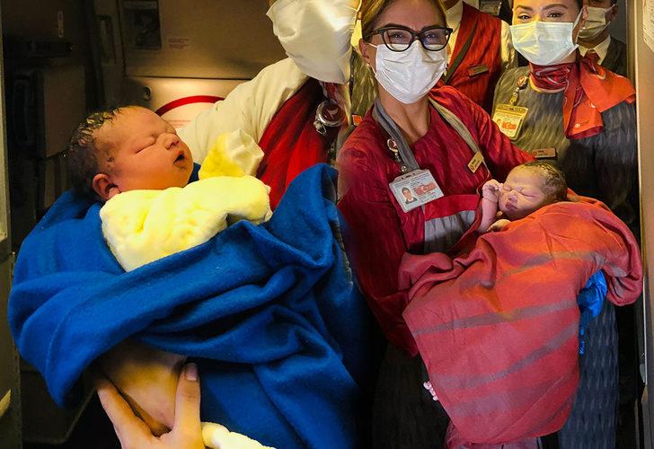 Yolcular arasındaki beyin cerrahı müdahale etti! THY'nin İstanbul-Şikago uçağında doğum