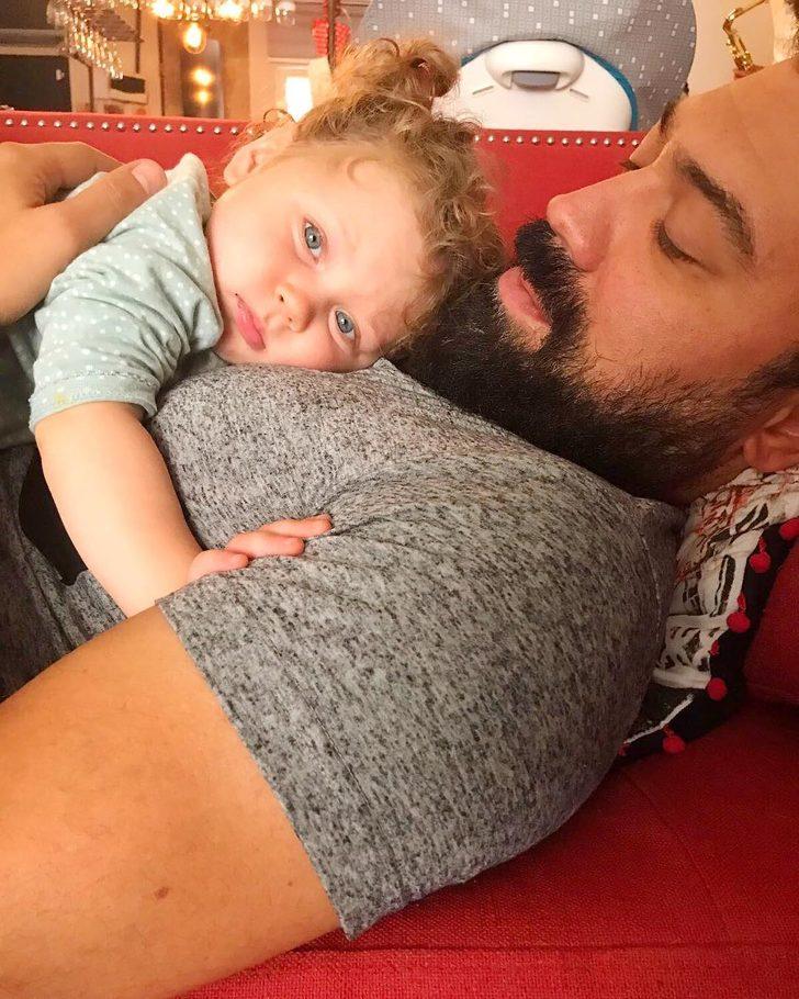 Çok Güzel Hareketler Bunlar Bülent Parlak'ın kızı büyüdü! İşte dünden bugüne baba-kız fotoğrafları... G2