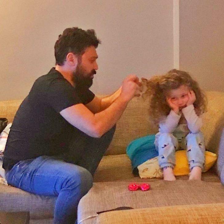 Çok Güzel Hareketler Bunlar Bülent Parlak'ın kızı büyüdü! İşte dünden bugüne baba-kız fotoğrafları... G5