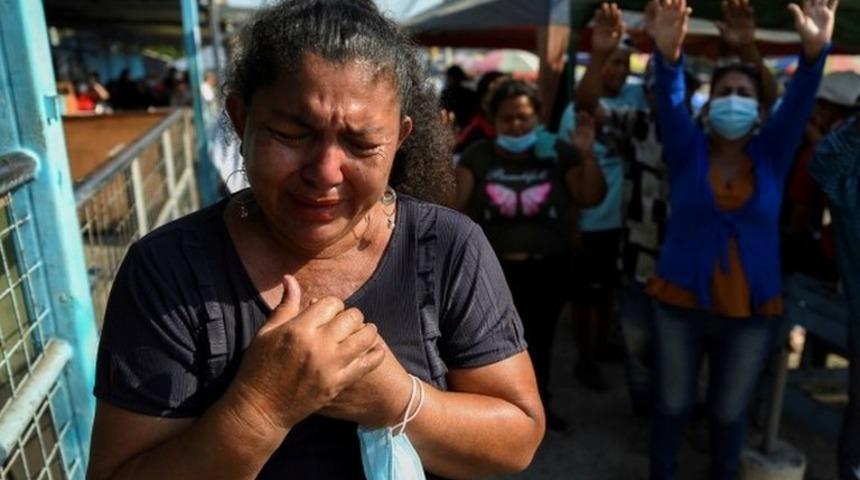 Ekvador'daki cezaevi çatışmasında ölü sayısı 118'e çıktı: 'Oğlumun cansız bedeninin fotoğrafını internette gördüm'