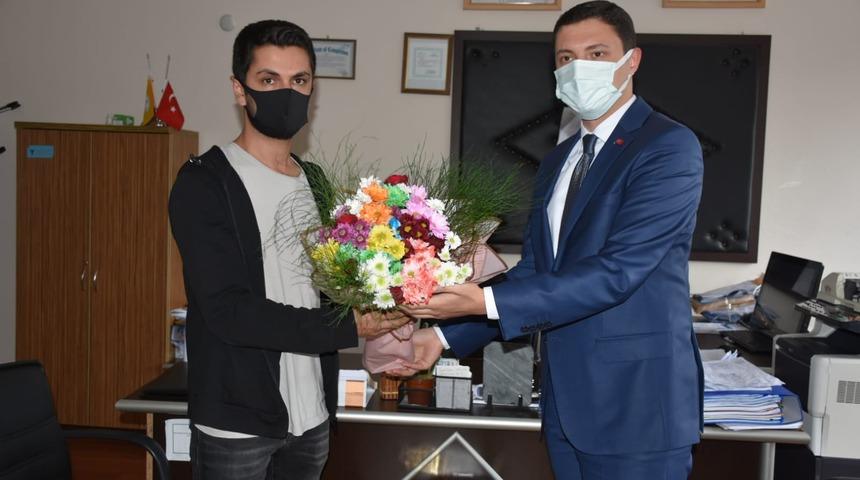 Türkiye'nin gündemine oturmuştu! Öğretmeni sınıftan kovan kaymakam, özür dileyip helallik aldı