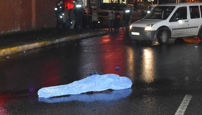 Gaziosmanpaşa'da korkunç kaza! Yemek yemek için yoldan karşıya geçen 3 kişi feci şekilde can erdi