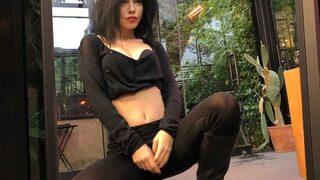 Merve Boluğur'un son paylaşımı olay oldu! Siyahlar içinde iddialı poz