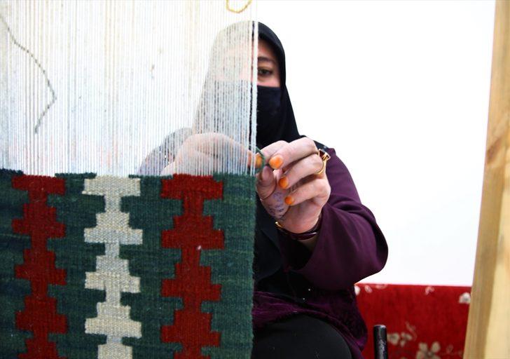 Geleneksel tezgahta dokumacılığı öğrenen kadınlar üretime katkı sunmayı hedefliyor G1