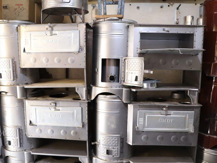 Siirtli dördüncü kuşak teneke ustası 50 yıldır saca şekil veriyor G3