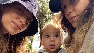 Öykü Karayel ikizi ve oğlunu paylaştı