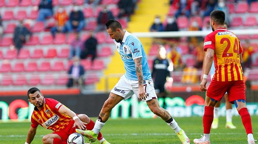 Hamsik orta sahadan attı, hakem iptal etti!