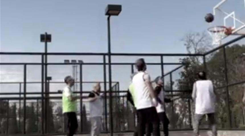 Altun, Cumhurbaşkanı Erdoğan'ın basketbol oynadığı görüntüleri paylaştı