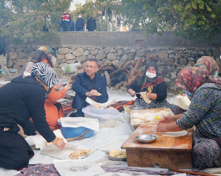 Cumhurbaşkanı Yardımcısı Oktay, memleketi Çekerek'te üzüm hasadına katıldı G2