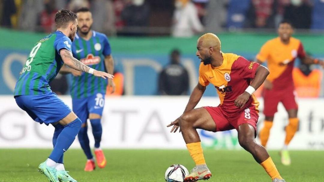 Galatasaray&rsquo;ın 3. gol&uuml;nde faul yok mu? Galatasaray Rizespor ma&ccedil;ı sonrası tartışma konusu oldu!