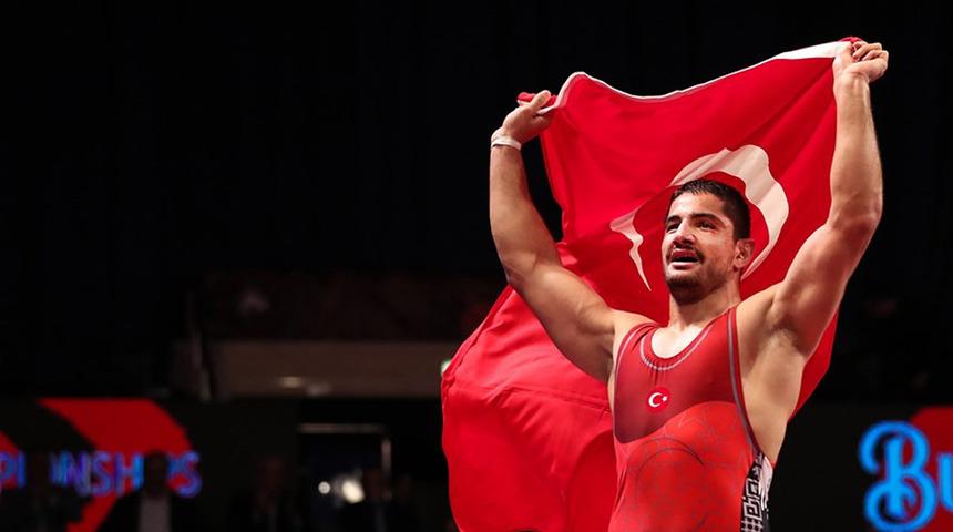 Taha Akgül'den bronz madalya!