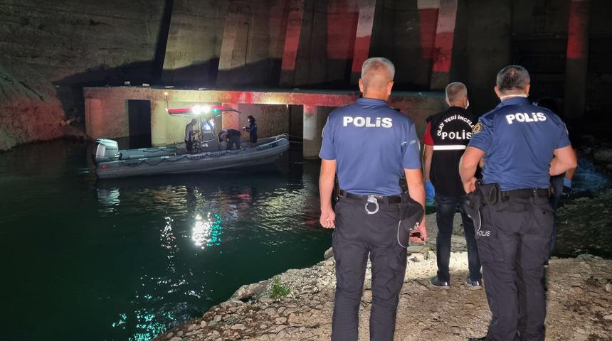 Baraj gölünde çürümüş erkek cesedi bulundu