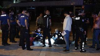 Dehşete düşüren olay! Sokak ortasında kanlar içinde kaldılar