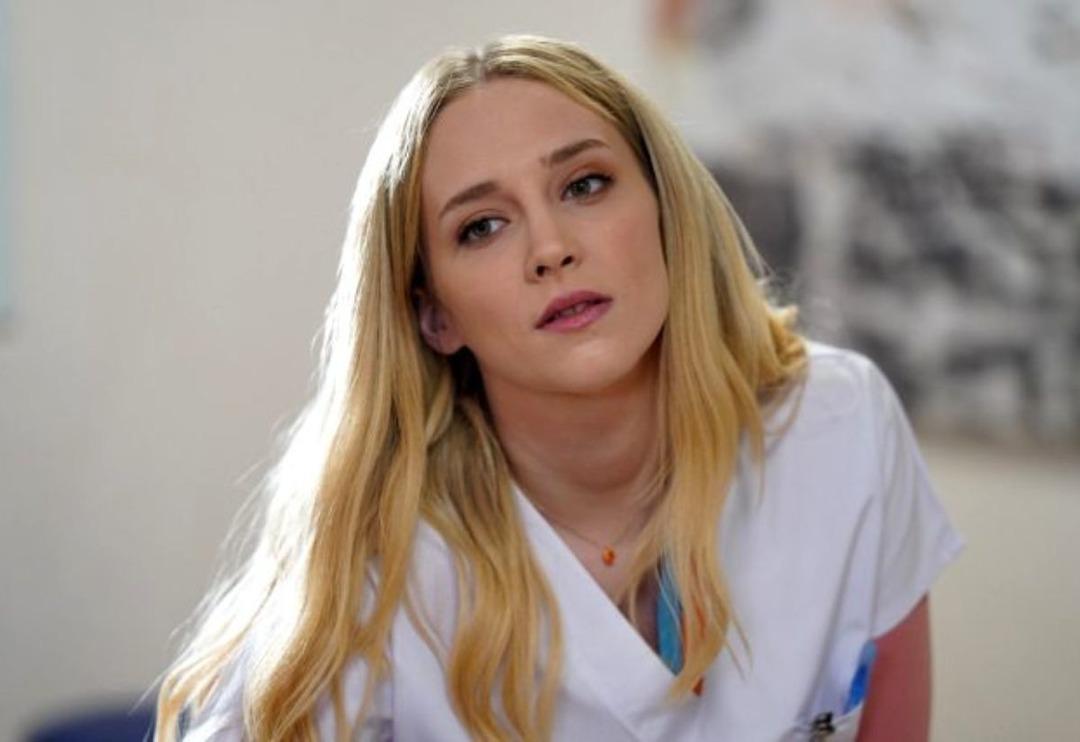 Mucize Doktor'un g&uuml;zel hemşiresi Hayal K&ouml;seoğlu cesur pozlarıyla Instagram'ı kasıp kavuruyor!