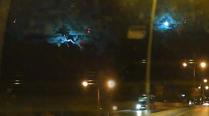 Birçok noktadan görüldü! İstanbul'da gök taşı heyecanı