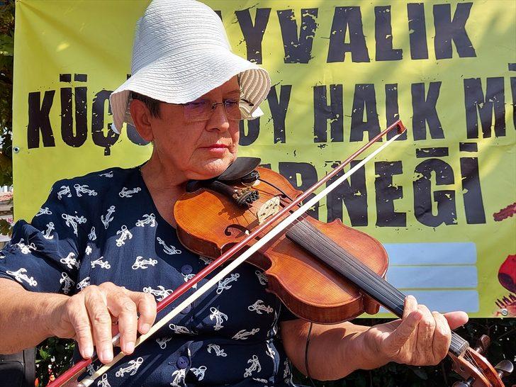 Balıkesir'de kurulan koro, konserlere gelemeyenler için ilçeleri geziyor G1