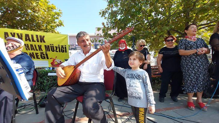 Balıkesir'de kurulan koro, konserlere gelemeyenler için ilçeleri geziyor G2