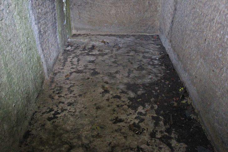 Köyün ortasındaki 2 bin yıllık lahde kazınmış cümleler görenleri şaşırtıyor G4