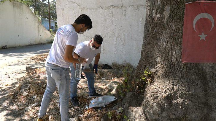 Hurda armatürler sokak hayvanları için su ve mama kabı oldu G2